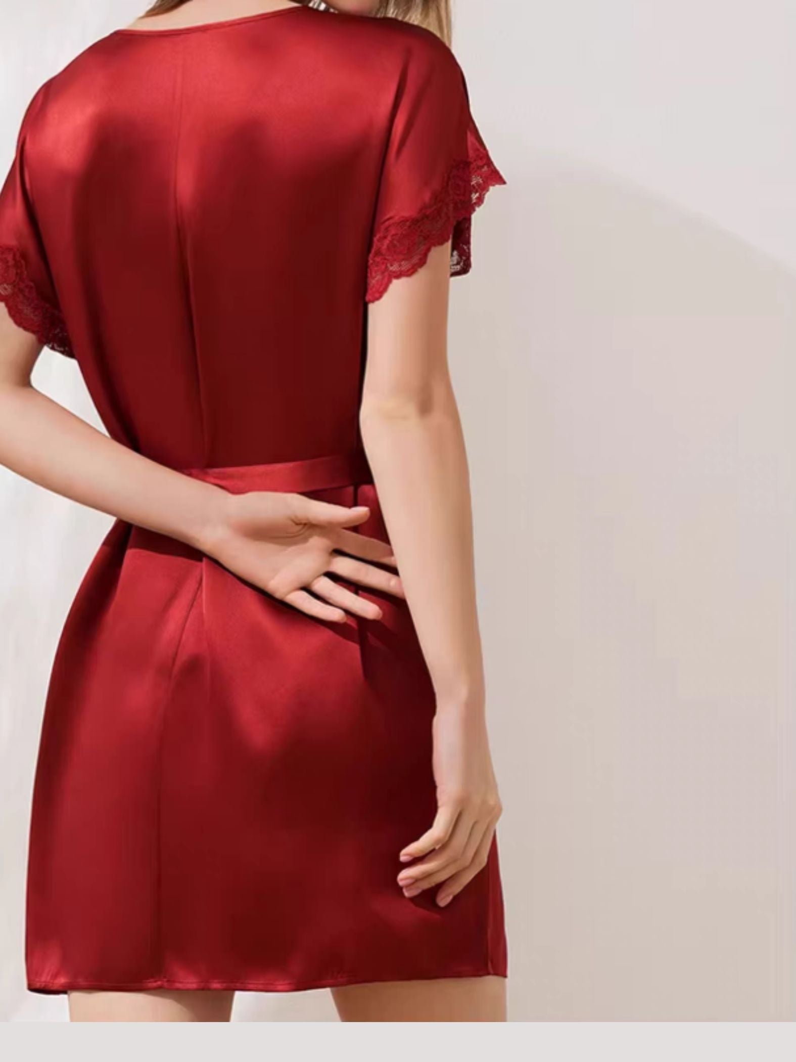 Silk negligee with adjustable straps