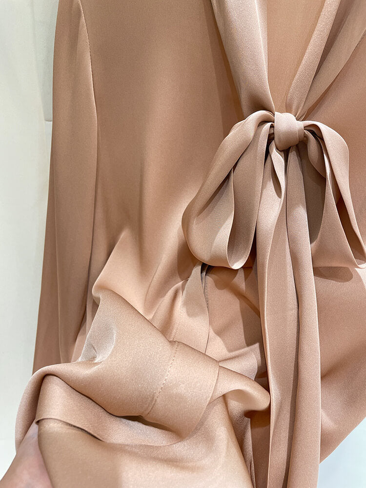 Chemisier en soie avec nœud