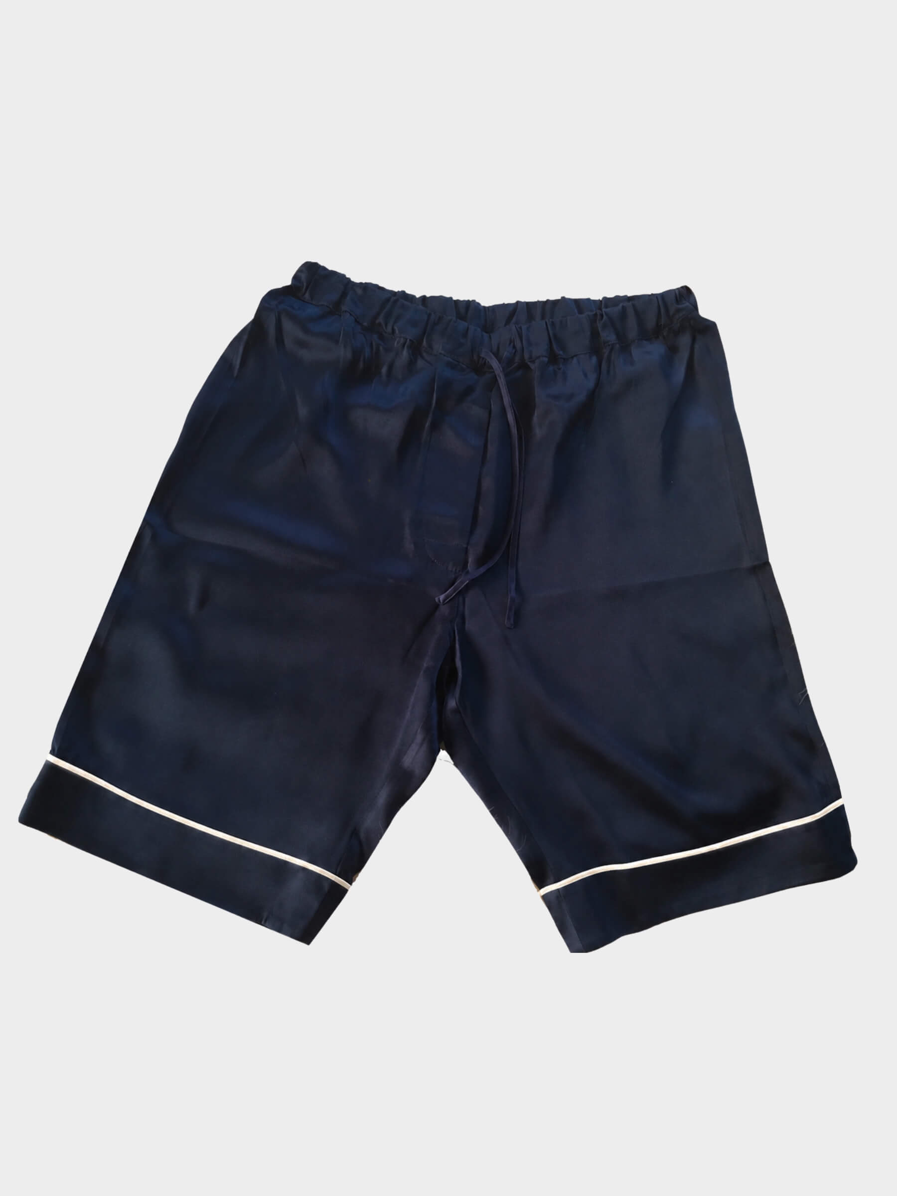 Short en soie homme